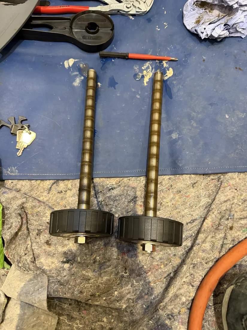 Further dark deposits on magnetic collection rods